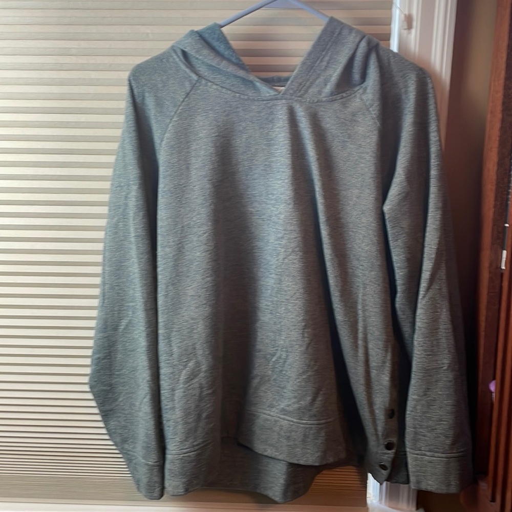Market Spruce XL sage green hooded pullover